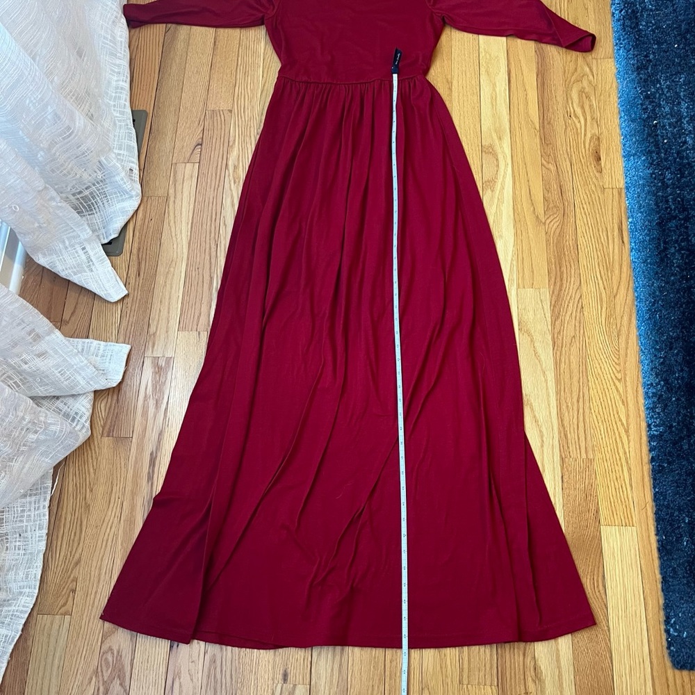 Red Holiday Maxi Dress with 3/4 Sleeves ❤️🤩 - Picture 6 of 9